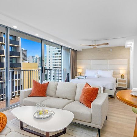 Steps To Waikiki Beach! Newly Renovated With 75" Tv Honolulu Esterno foto