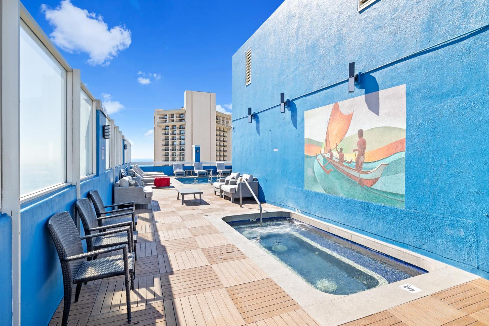 Steps To Waikiki Beach! Newly Renovated With 75" Tv Honolulu Esterno foto