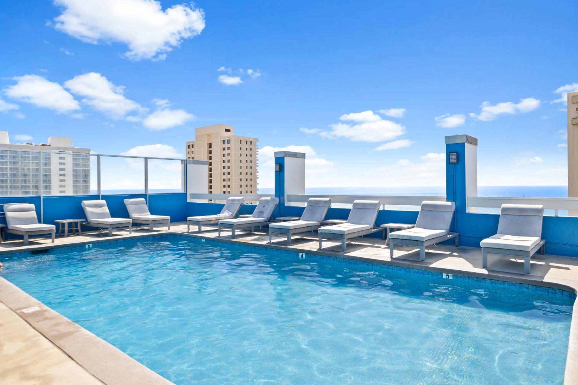 Steps To Waikiki Beach! Newly Renovated With 75" Tv Honolulu Esterno foto