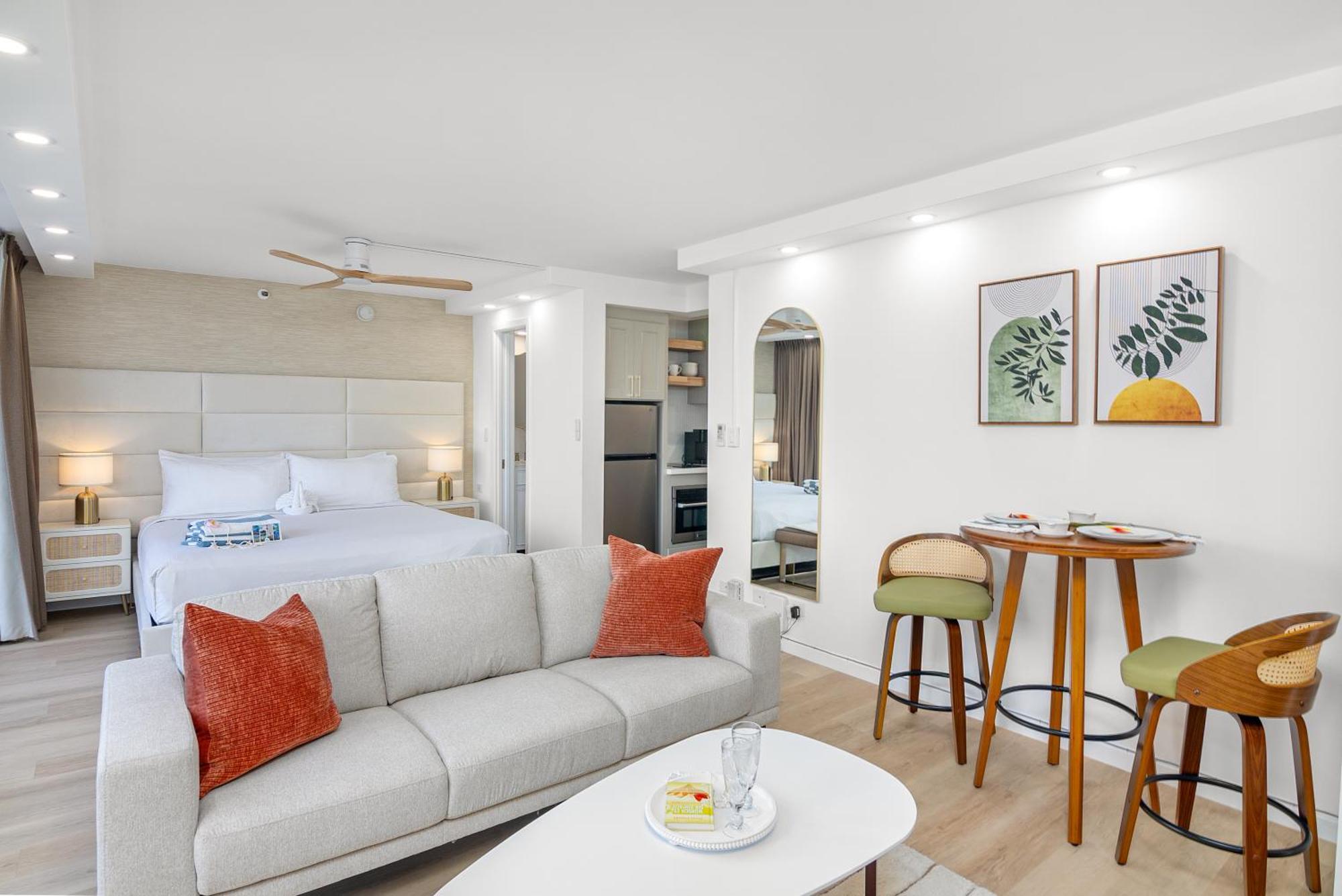 Steps To Waikiki Beach! Newly Renovated With 75" Tv Honolulu Esterno foto