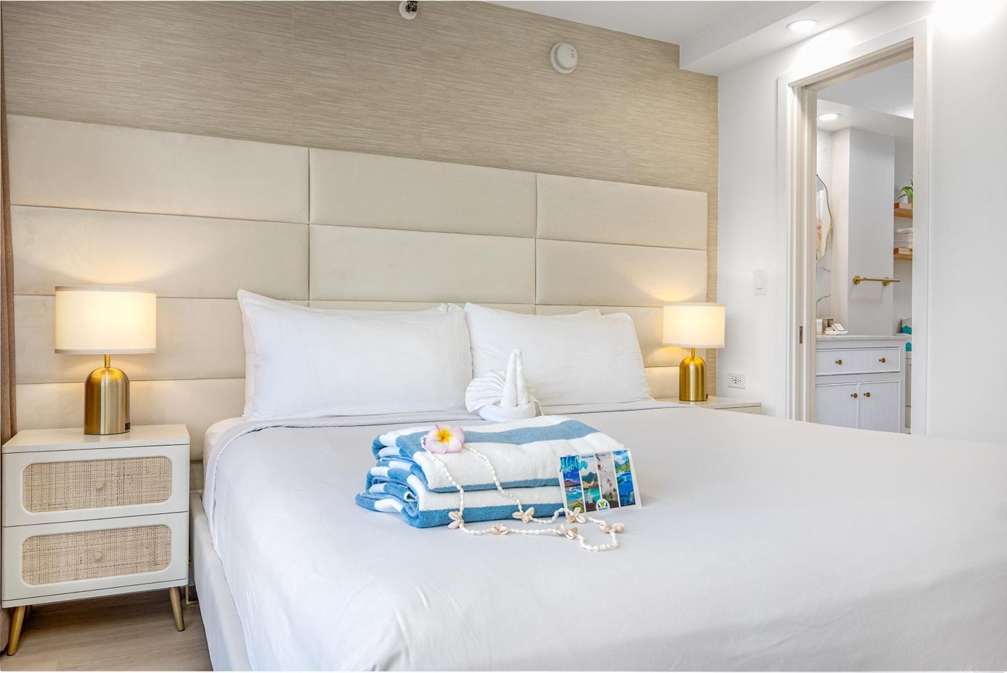 Steps To Waikiki Beach! Newly Renovated With 75" Tv Honolulu Esterno foto