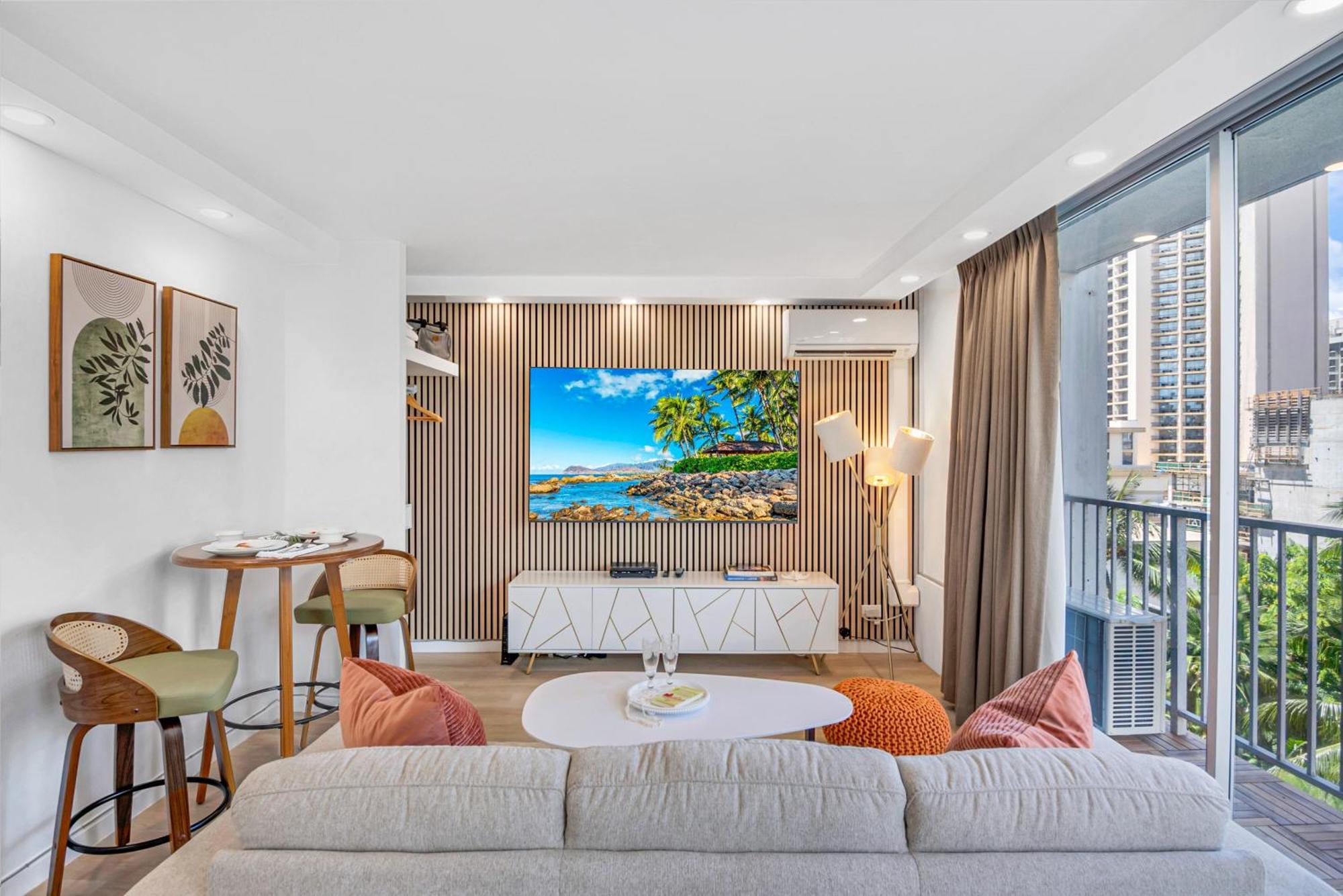 Steps To Waikiki Beach! Newly Renovated With 75" Tv Honolulu Esterno foto