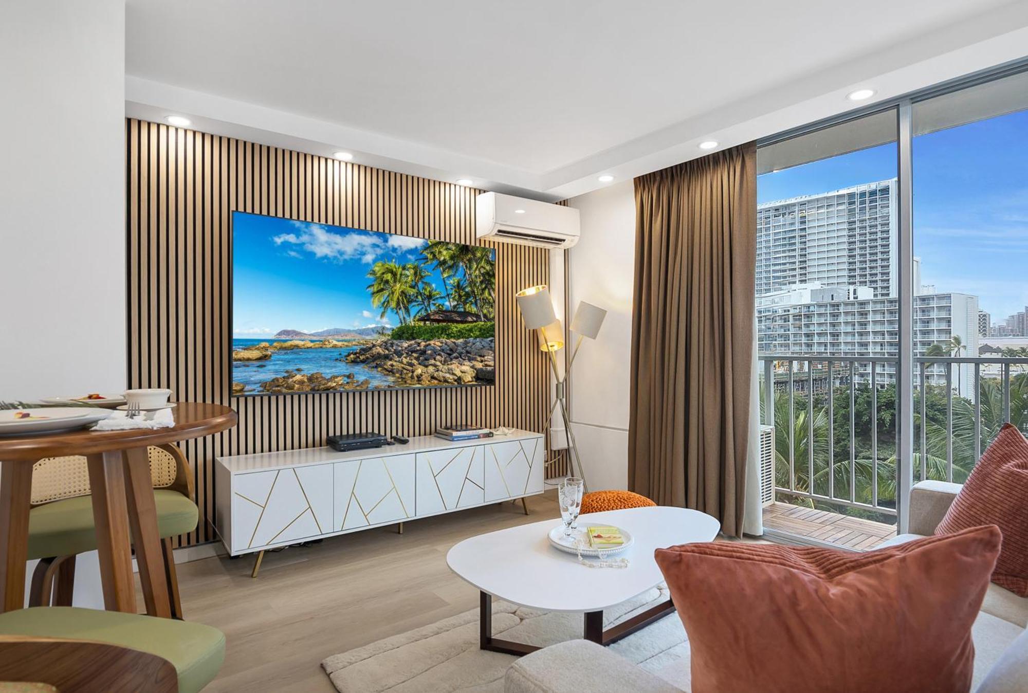 Steps To Waikiki Beach! Newly Renovated With 75" Tv Honolulu Esterno foto