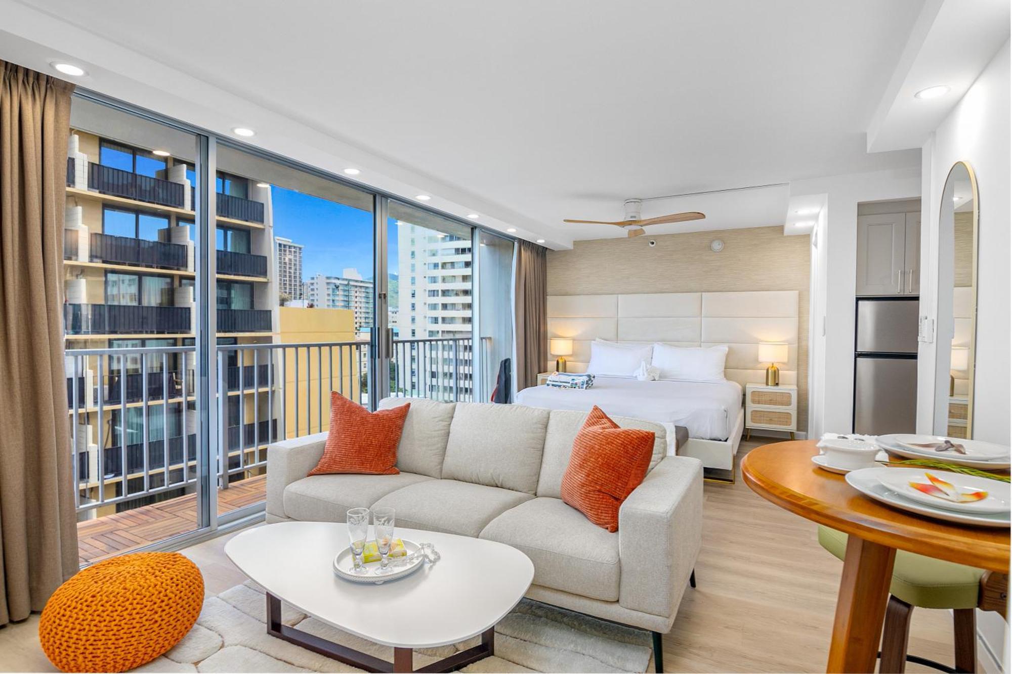 Steps To Waikiki Beach! Newly Renovated With 75" Tv Honolulu Esterno foto
